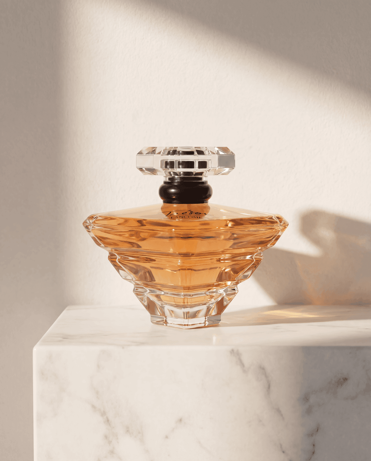 Trésor by Lancôme - Marble Product Shot January 2026 Fragrance