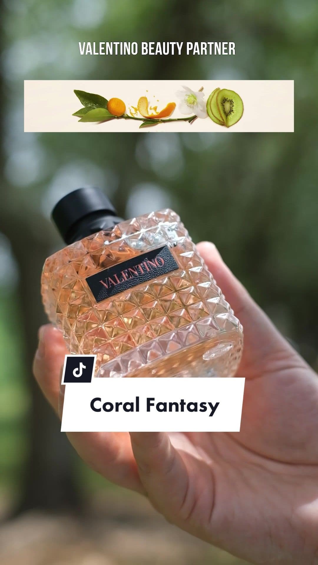 Valentino Born In Roma Coral Fantasy is a sunset in a bottle 🌅🏛 @Valentino.Beauty     #valentinobeautypartner #valentinoperfume #borninroma