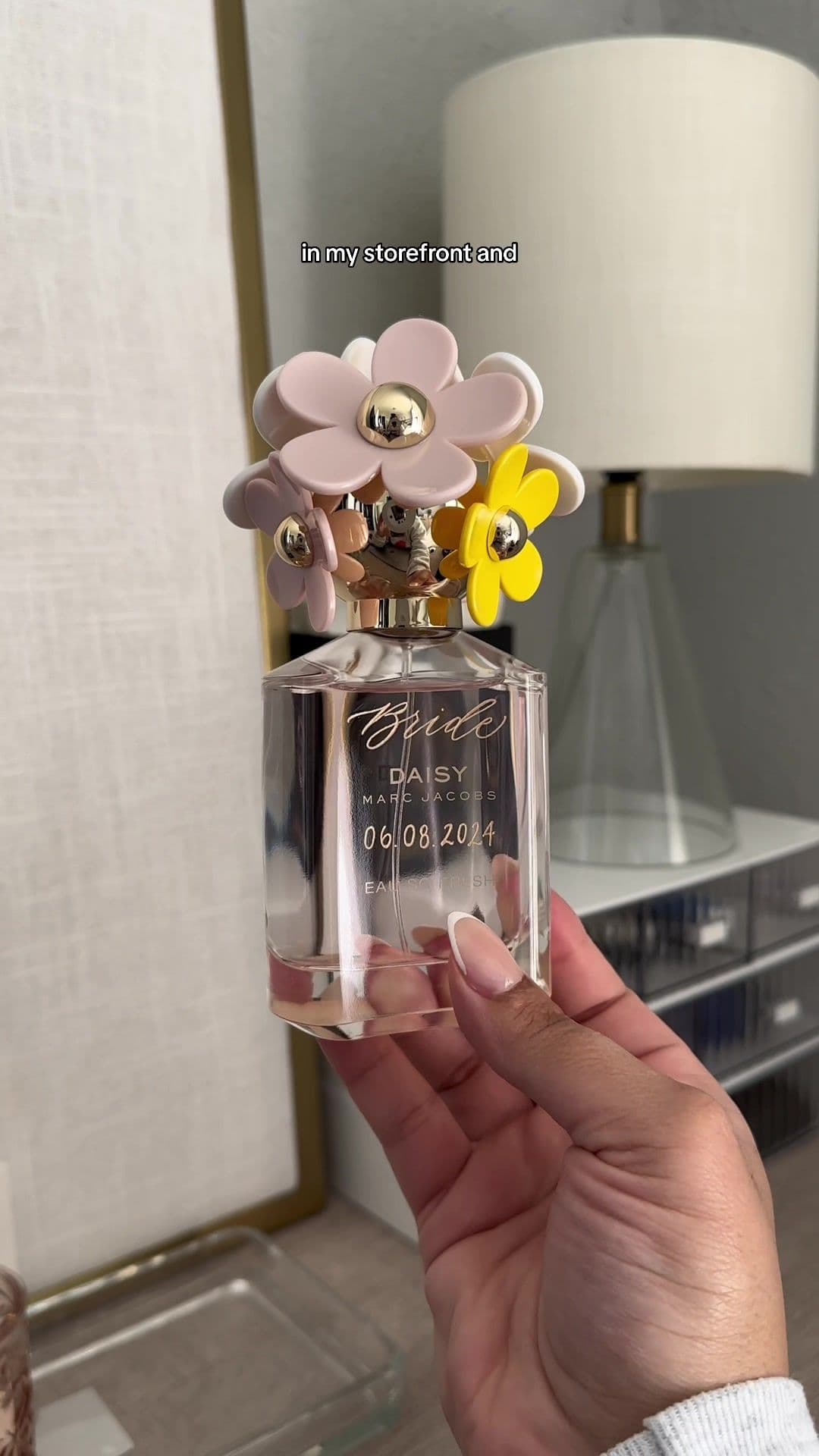 engraving Marc Jacobs Daisy Eau So Fresh for the bride 🤍✨💍 and discussing what size burrs I use for my engravings 👀 0.8mm is my favorite to use - i love a thin and dainty line - but they can be hard to find! the one in this video is from the Ink Me This shop. I have all of my supplies (minus the 0.8mm) in my storefront!! 🤍 #marcjacobs #marcjacobsbeauty #daisyperfume #perfumeengraving #calligraphyengraving #calligraphy #engraving #weddingperfume #tulsaartist #okcartist #oklahomaartist #2025brides 