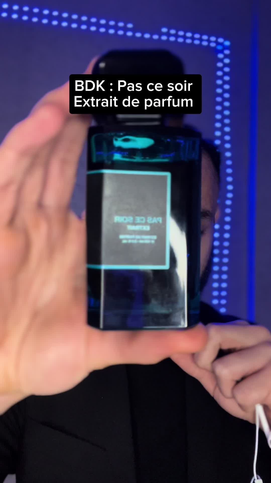 L’un de mes parfums pour prouver que je sens bon ! Il s’agit du Pas ce soir extrait de parfums de la maison BDK ! #parfum #parfumviral #parfumtiktok #parfumerie #parfums 