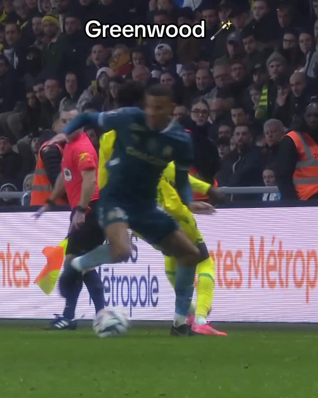 Greenwood 🏴󠁧󠁢󠁥󠁮󠁧󠁿🪄 #Ligue1 #Ligue1McDonalds #greenwood #skills #england #mason #footballedits #soccer  @Olympique de Marseille 