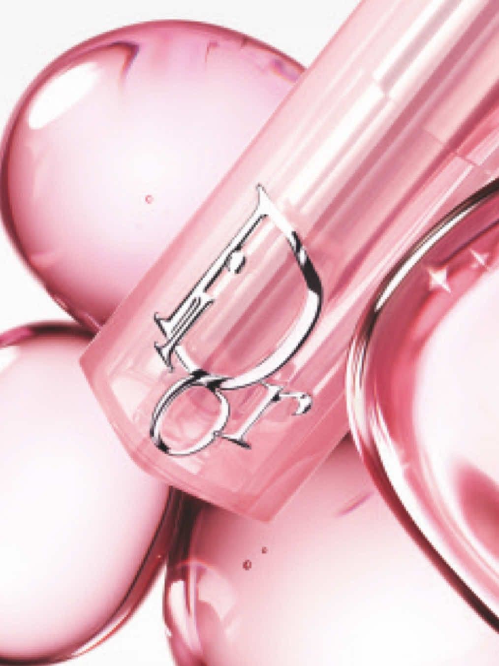 A new trio lights up the Lip Glow world: introducing Jisoo, Anya Taylor Joy and for the first time @WILLOW.  The reinvented Dior Addict Lip Glow unveils a new pH-adapting technology. From cool tones to warm tones, it reveals a custom colour on every lips. #DiorBeauty #DiorMakeup #DiorAddict