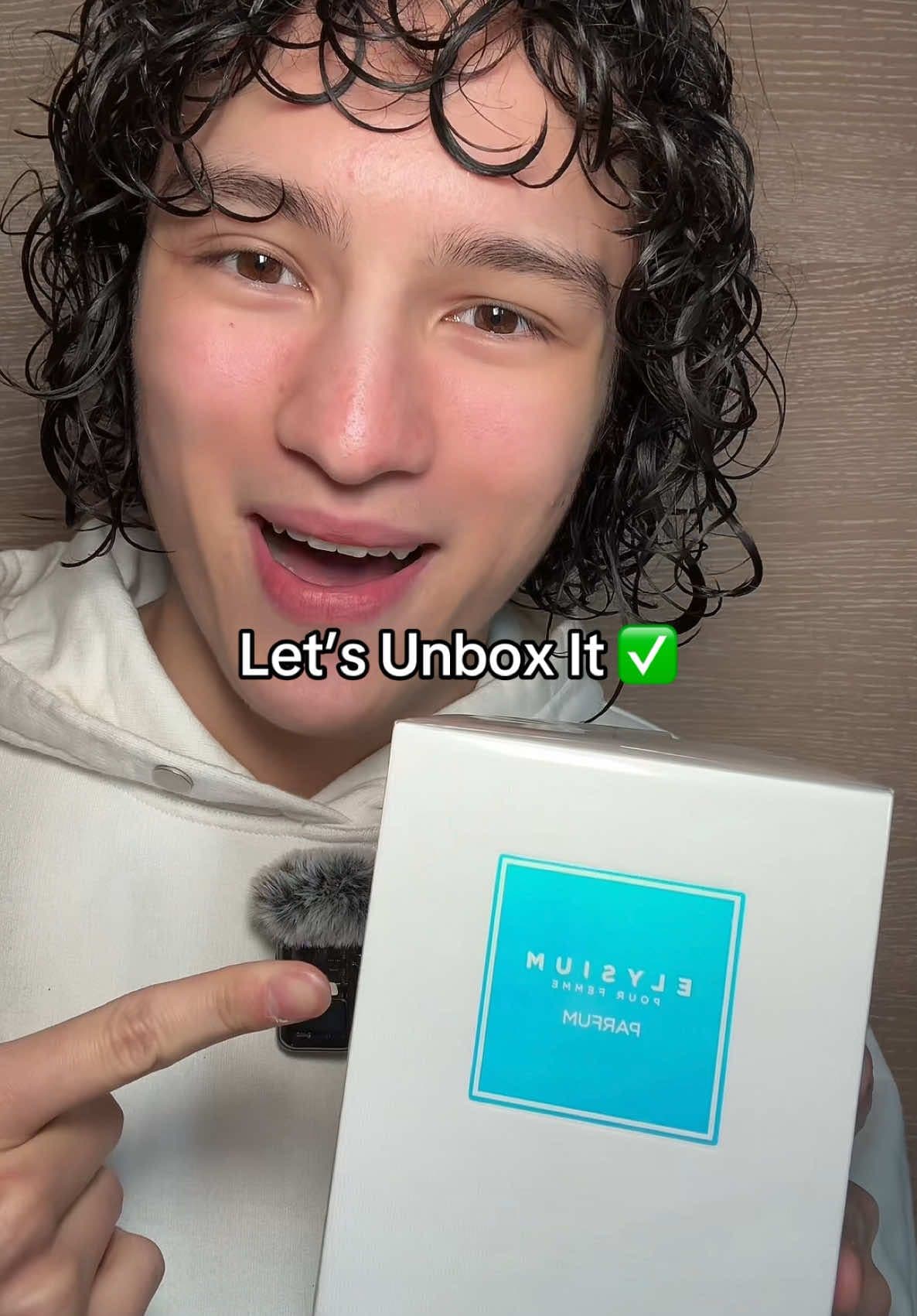 Unboxing ROJA Elysium Pour Femme Parfum 🍑😍 #perfumetiktok #perfume #fragrancetiktok #rojaelysium #initiosideeffect 