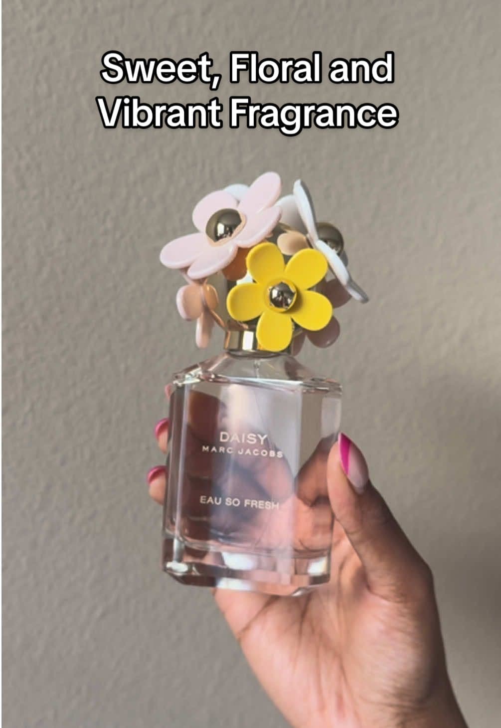 Eau So Fresh smells sweet, floral and vibrant! 🌸 Great perfume for spring/summer! #perfume #eausofresh #fragrancetok #daisymarcjacobs  #perfumetok #smellsgood #eausofreshdaisymarcjacobs #ttslevelup #giftguide #tiktokshoploveatfirstfind #seasonalgems #ttsdelightnow #tiktokshoprestock #tiktokshopspringglowup #tiktokshopcreatorpicks #springtok #shopwomenowned  #TikTokShopMothersDay 