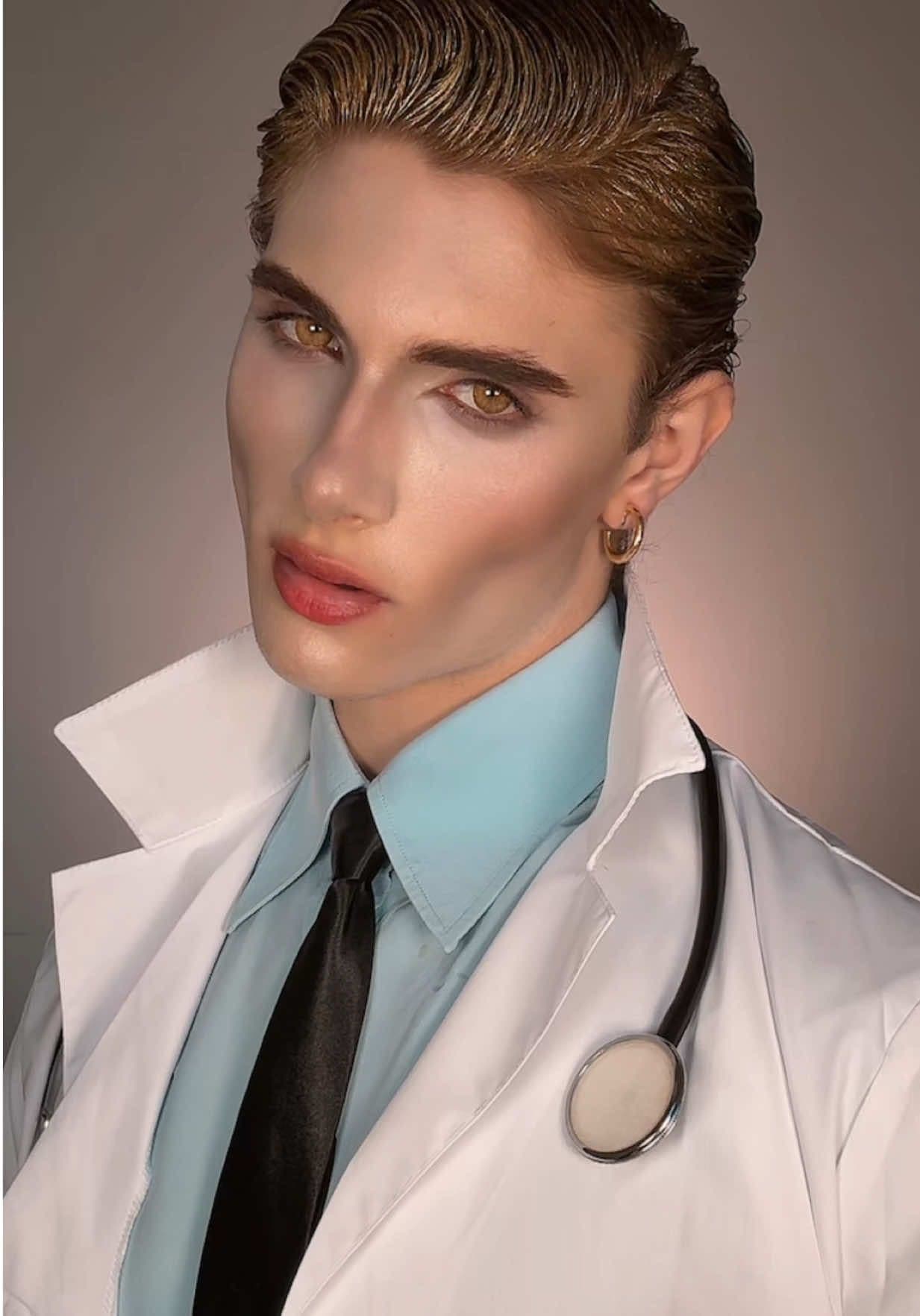 Carlisle twilight cosplay #carlisle #twilight #twilightsaga #carlislecullen #vampire 